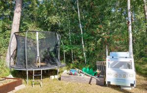 4 Bedroom Cozy Home In Mellbystrand