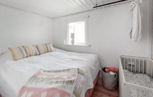 4 Bedroom Cozy Home In Mellbystrand