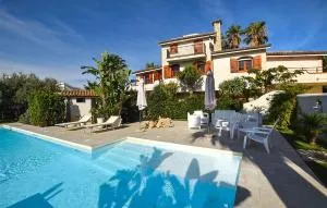 Gorgeous Home In Noto - Noto