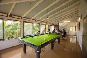 SaffronStays Mango Vino - 3-bdr pool villa in Nashik - Hātgarh