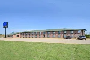 Days Inn by Wyndham Ozark Springfield - Ava