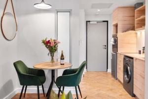 Foreshore Place Studio with Table Mountain Views