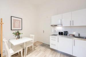 Romantic Old Town Studio