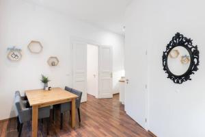 Metropolitan Prague Apt with Amenities