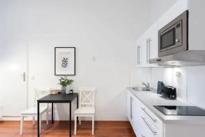 Sunny Old Town Studio