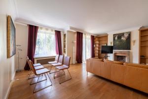 Spacious 3BD Family Apartment Auteuil
