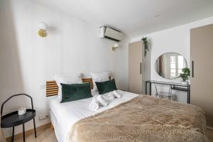 LE CONTEMPORAIN adorable avec petite terrasse, emplacement idéal dans le centre