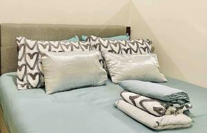 Near MOA Manila Bay Airport via NAIAX Balcony WiFi SHORE#3 Residences