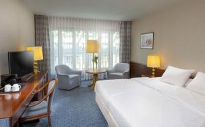 Classic Double or Twin Room room in Maritim Hotel Köln