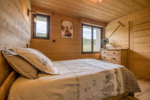 Appartements l'ecureuil, chez le charpentier d'antan, la chaleur du bois, le calme de la campagne : photos des chambres