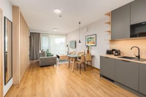 Akces APARTAMENTY KASPROWICZA 20C- BASEN, SAUNY, JACUZZI, SIŁOWNIA W CENIE - SCHWIMMBAD, SAUNEN, JACUZZI, FITNESSSTUDIO IM PREIS