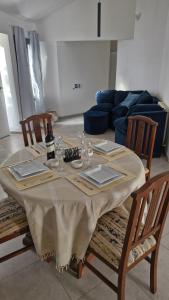 Departamento amplio luminoso con cochera individual y zona de trabajo wifi