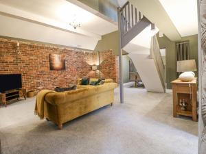 Hunters Lodge at Wildersley Farm