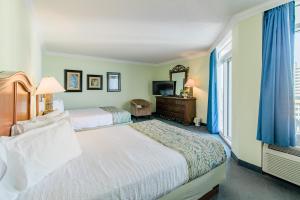 Paradise Resort, Unit 802, 4 Bedroom, 3 Bath, Direct Oceanfront