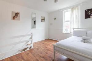 Cheerful Maisonette in the heart of Orrell Park