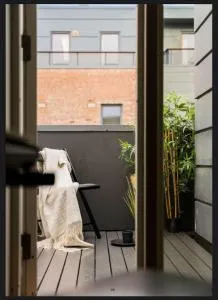 Large room with Balcony - Heisenberg Condo - Storhaug