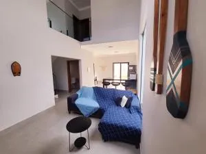 Linda casa a 200m da Praia do Capricórnio - Massaguassu