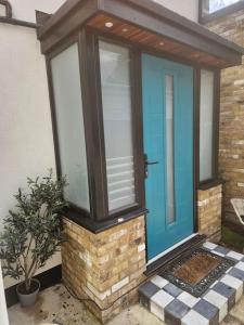 Bright Modern Holiday Villa Find us on Air bn b