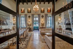 A luxurious Palazzo in Valetta with private Pool by 360 Estates