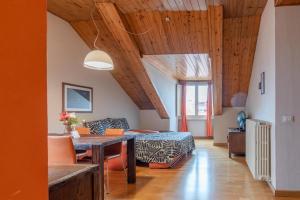 Familia Apartaments - 444 by HAPPYHOSTORINO