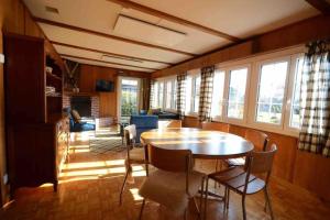 Swiss Traditional Chalet with Alpine Mtn View