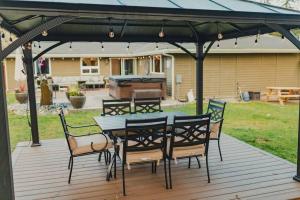 R&Rcade- Hot Tub, Arcade, Candy Machine, Gazebo