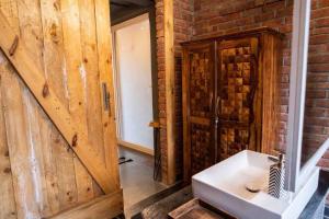 WE Woods Farm Manesar, 6BR Lux King Beds, Pvt Pool