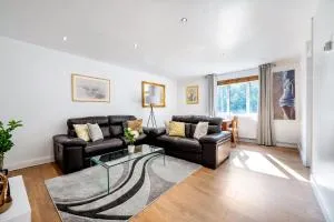Classic 2 bed apartment situated in Mill Hill - 亨顿