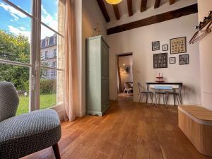 Le jardinet de la cathédrale