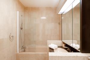 Gray dAlbion 1D1 YourHostHelper