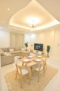 Beautiful 3 Bedroom Apartment - Al ‘Azīzīyah