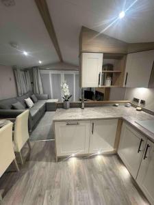 BRAND NEW 8 berth holiday home