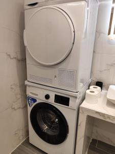 Lydia Luxury Apartment by the Sea