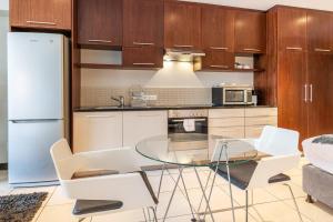 Studio close to CTICC w Fast WIFI & Secure Parking