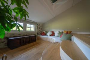 Belle grange en bord de rivière