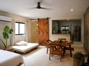 Cozy Tropical Suite for 1-4 Pp in Isla Mujeres