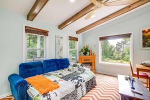 Front Royal Retreat on 3 Acres with Mtn Views!