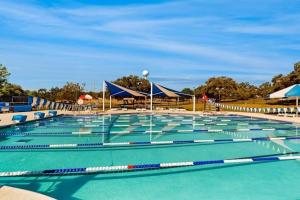 Lavish World of Tennis