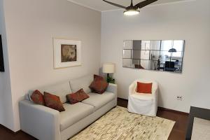 SUPERPRÁTICO-Amplo Apê com Garagem em bairro nobre