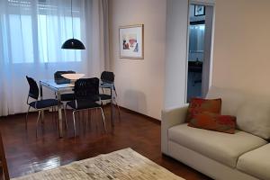 SUPERPRÁTICO-Amplo Apê com Garagem em bairro nobre