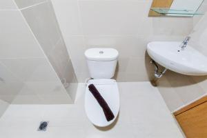 Simply Look and Warm Studio Apartment at B Residence By Travelio