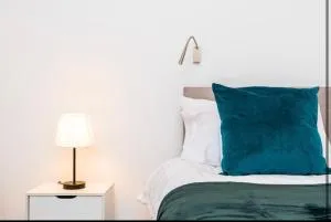 Superior Large Suite Luxury Living City Apartment, 2 Kingsize Bedrooms Business Suite - Free WiFi - 伦敦科尔尼