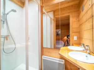 Appartement 3 chambres avec cheminée, terrasse et parking à La Clusaz - FR-1-437-97