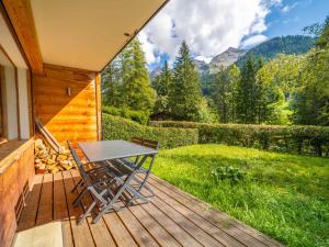 Appartement 3 chambres avec cheminée, terrasse et parking à La Clusaz - FR-1-437-97