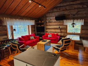 Isokelo Log Apartments