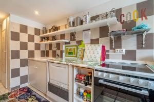 Le Grand Lapin Blanc