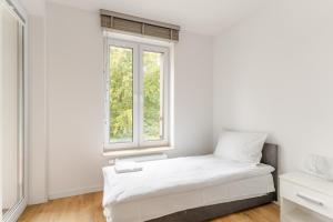 Artyleryjska Apartment for 6 people by BookingHost