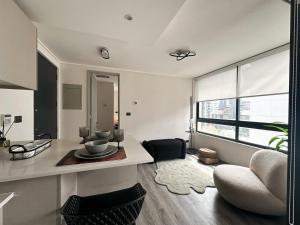 Work-Ready 1BR in Las Condes