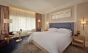 The College Green Dublin Hotel, Autograph Collection