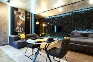 MANHATTAN CITY APART view on the city- Parking